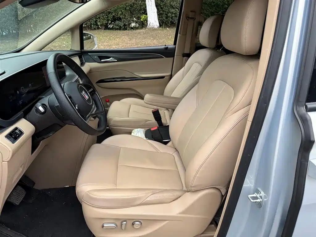 Buick GL8 2025 Smart