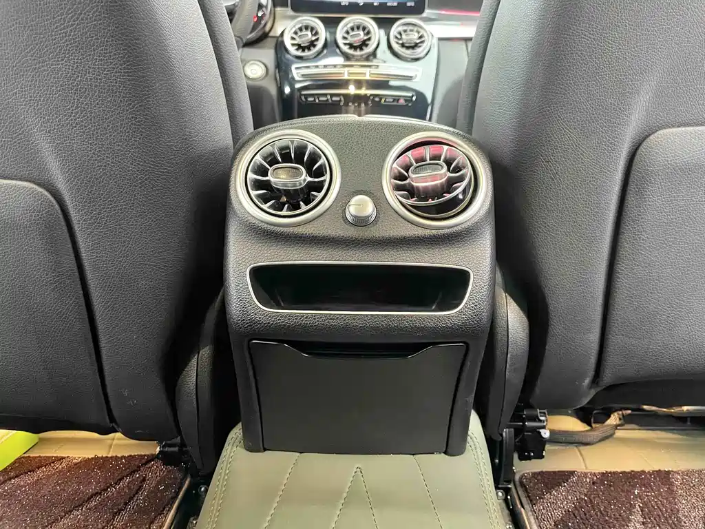 Mercedes-Benz C-Class — миниатюра 14