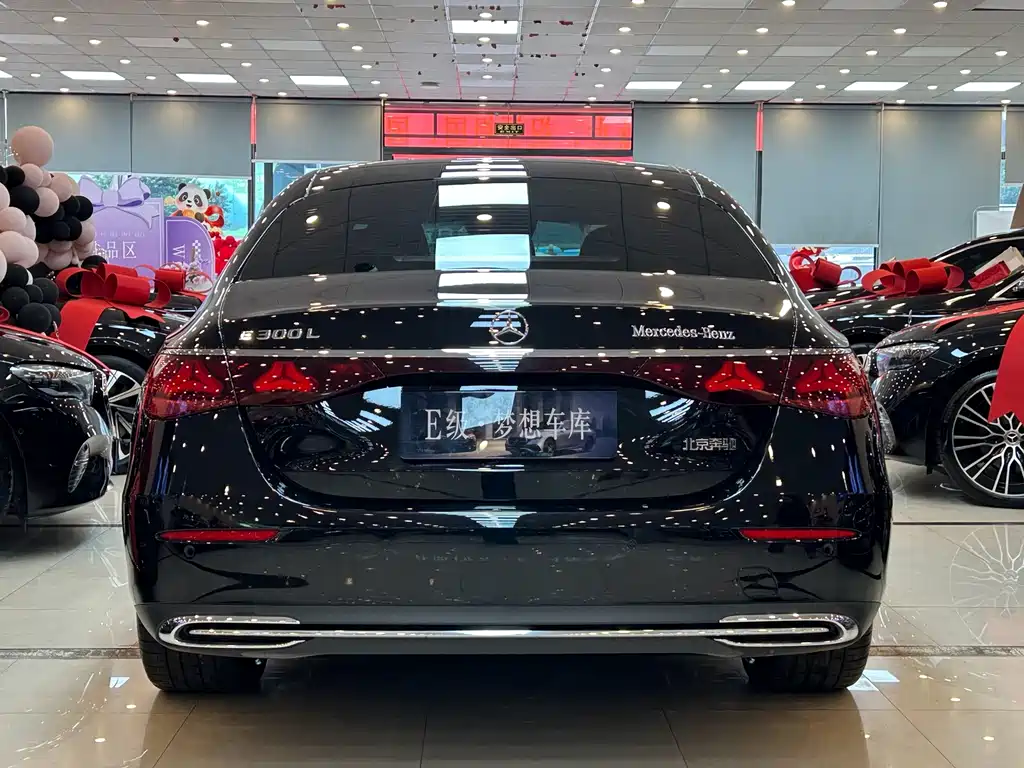 Mercedes-Benz E-Class — миниатюра 13