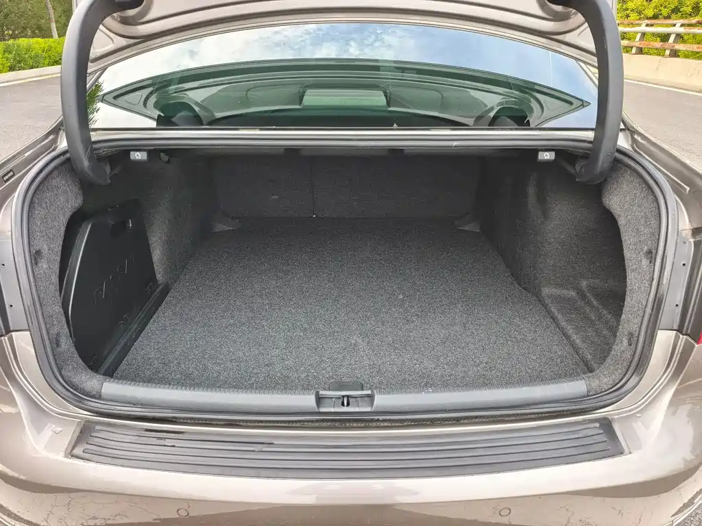 Volkswagen Passat — миниатюра 23