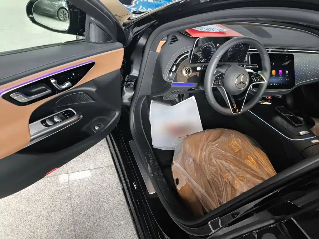 Mercedes-Benz E-Class (Import) — миниатюра 12