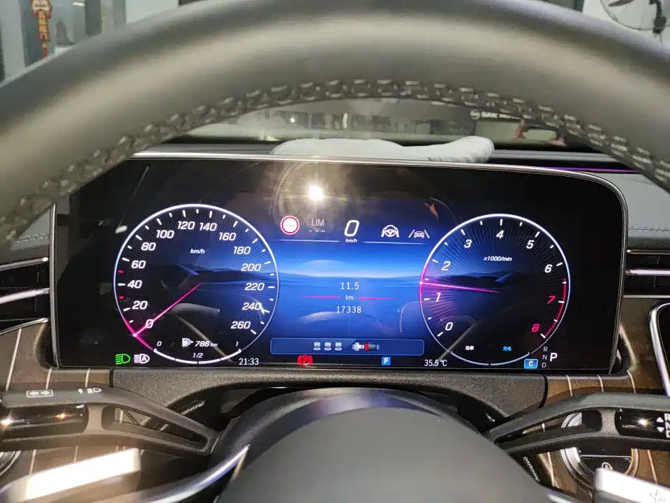 Mercedes-Benz E-Class — миниатюра 4
