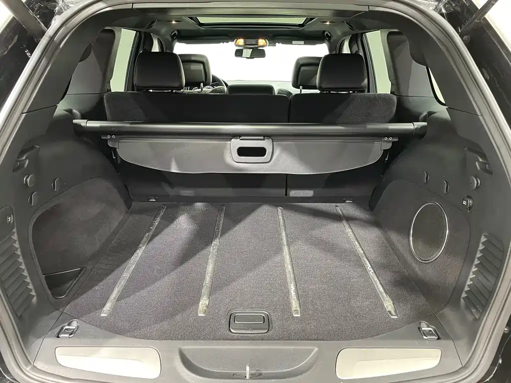 Jeep Grand Cherokee (Import) — миниатюра 21