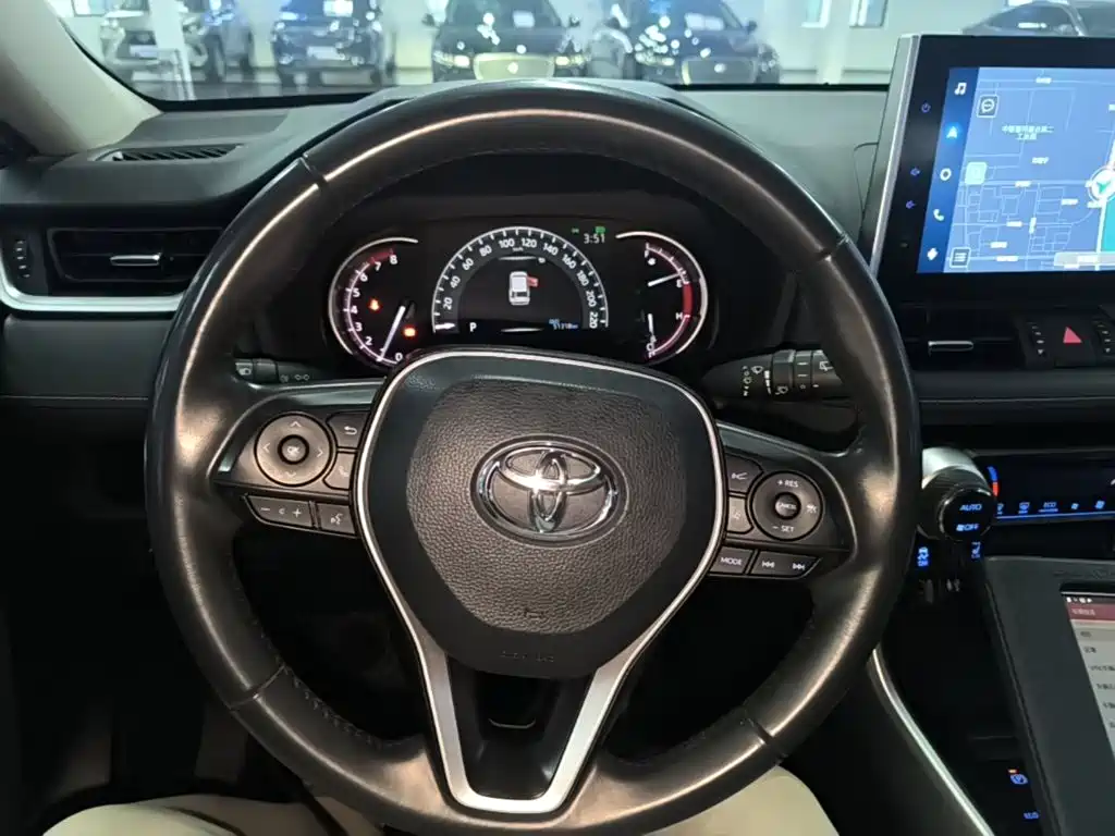Toyota RAV4 — миниатюра 11