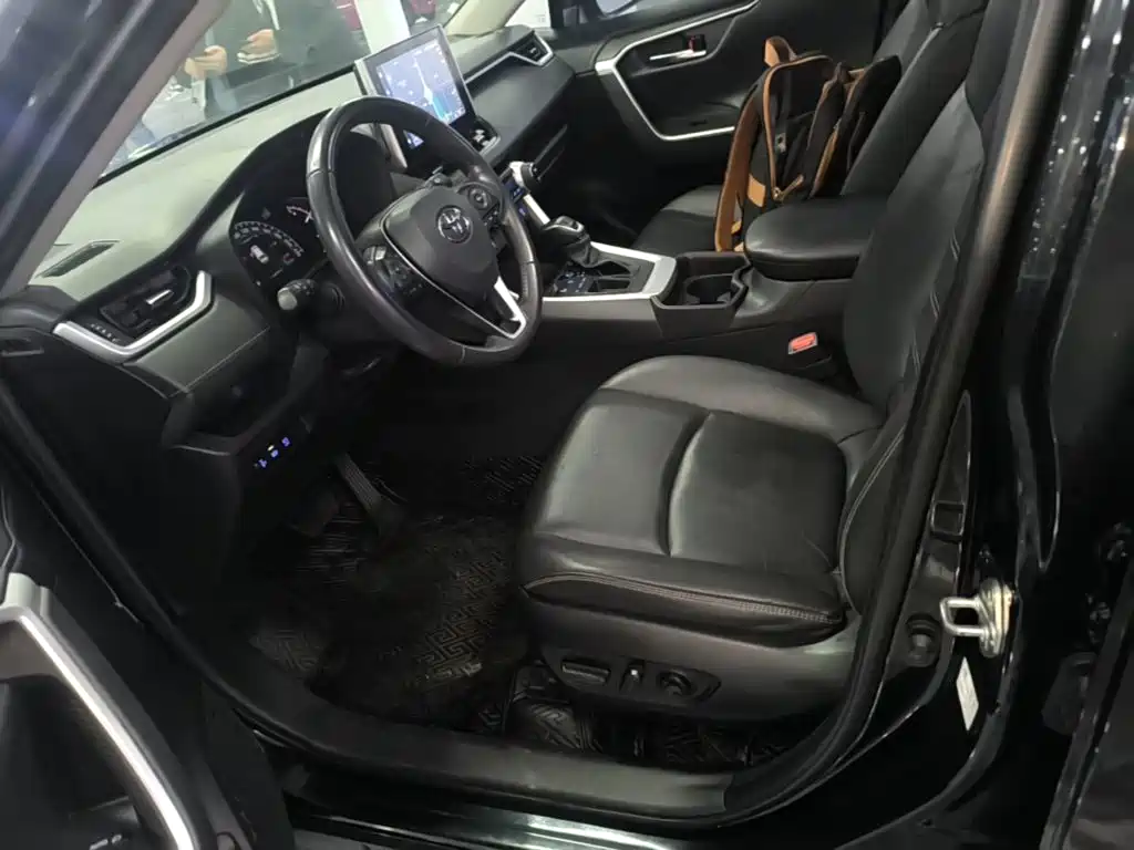 Toyota RAV4 — миниатюра 15