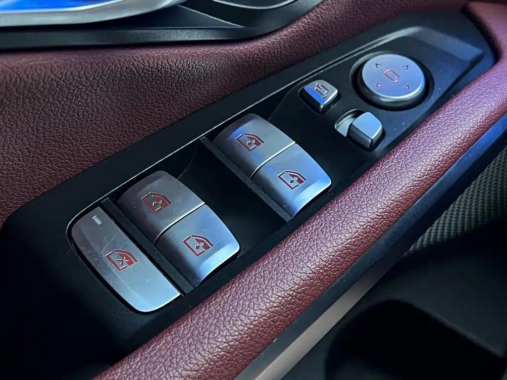 BMW 3 Series — миниатюра 13