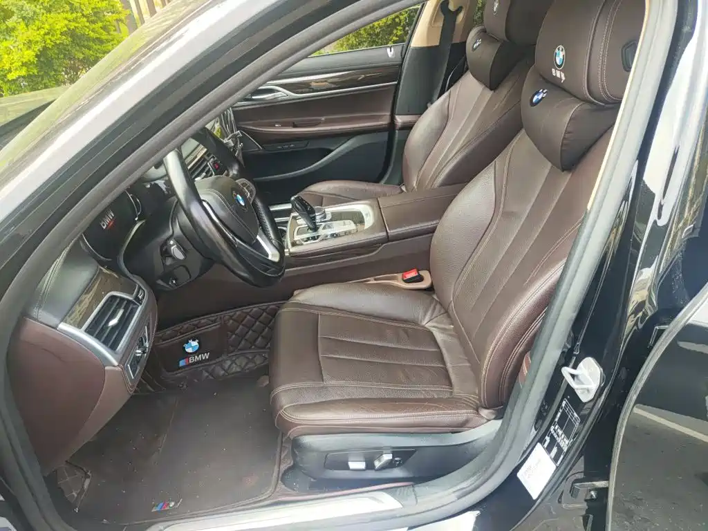 BMW 7 Series — миниатюра 16