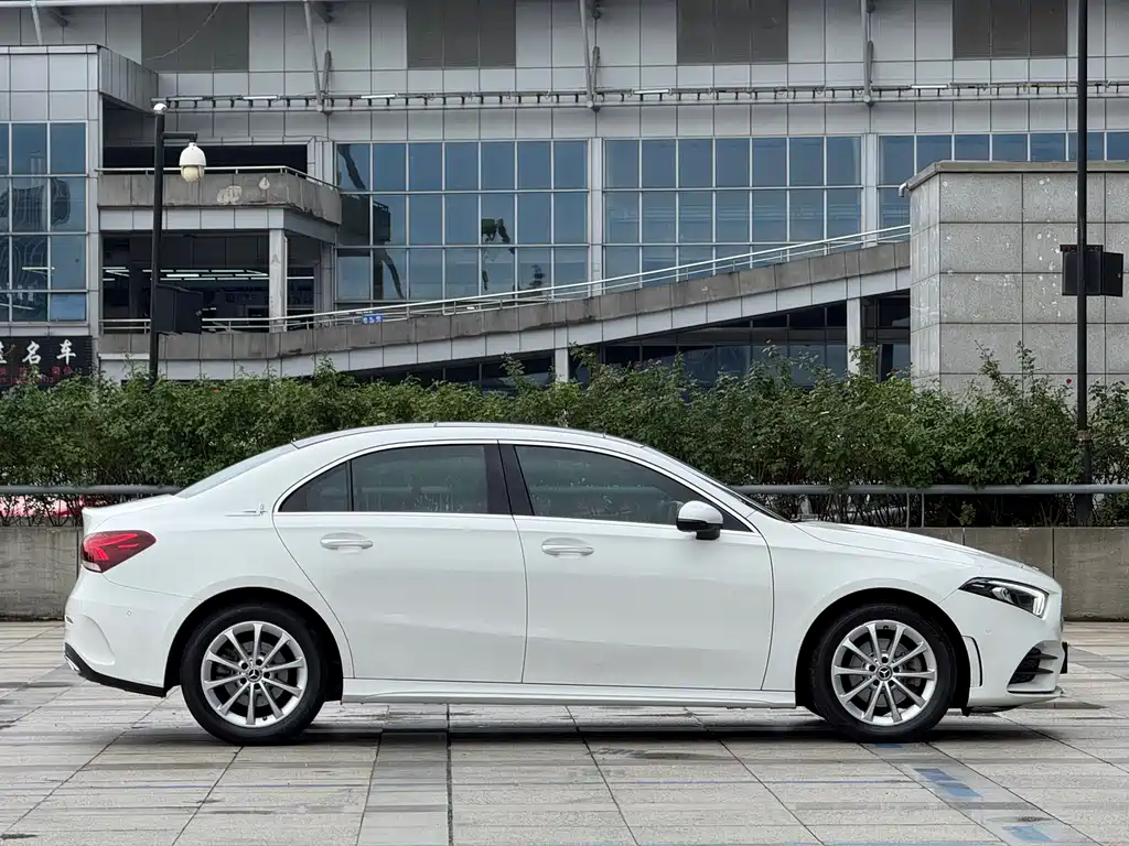 Mercedes-Benz A-Class — миниатюра 9