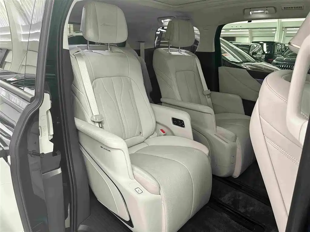 Buick GL8 Hybrid — миниатюра 15