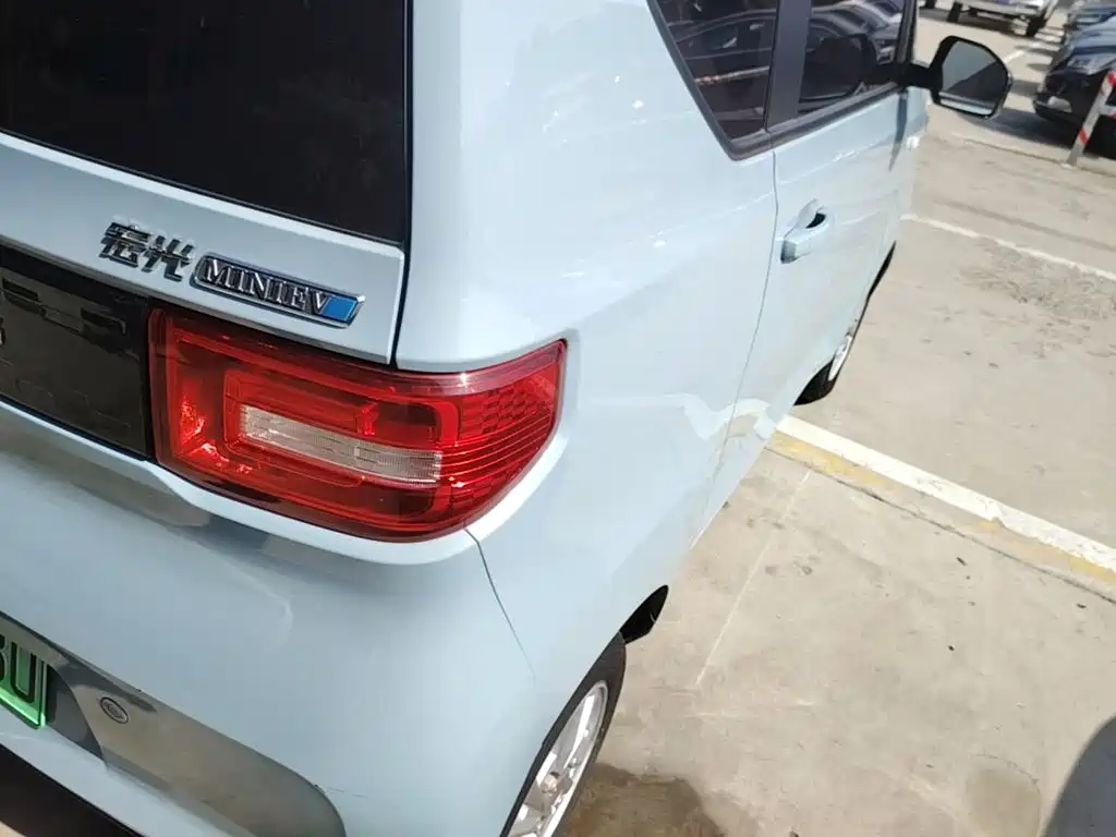 Wuling MINIEV — миниатюра 8