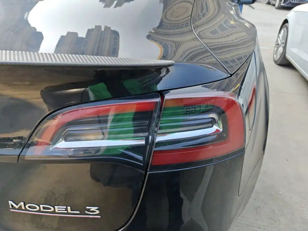 Tesla Model 3 — миниатюра 8