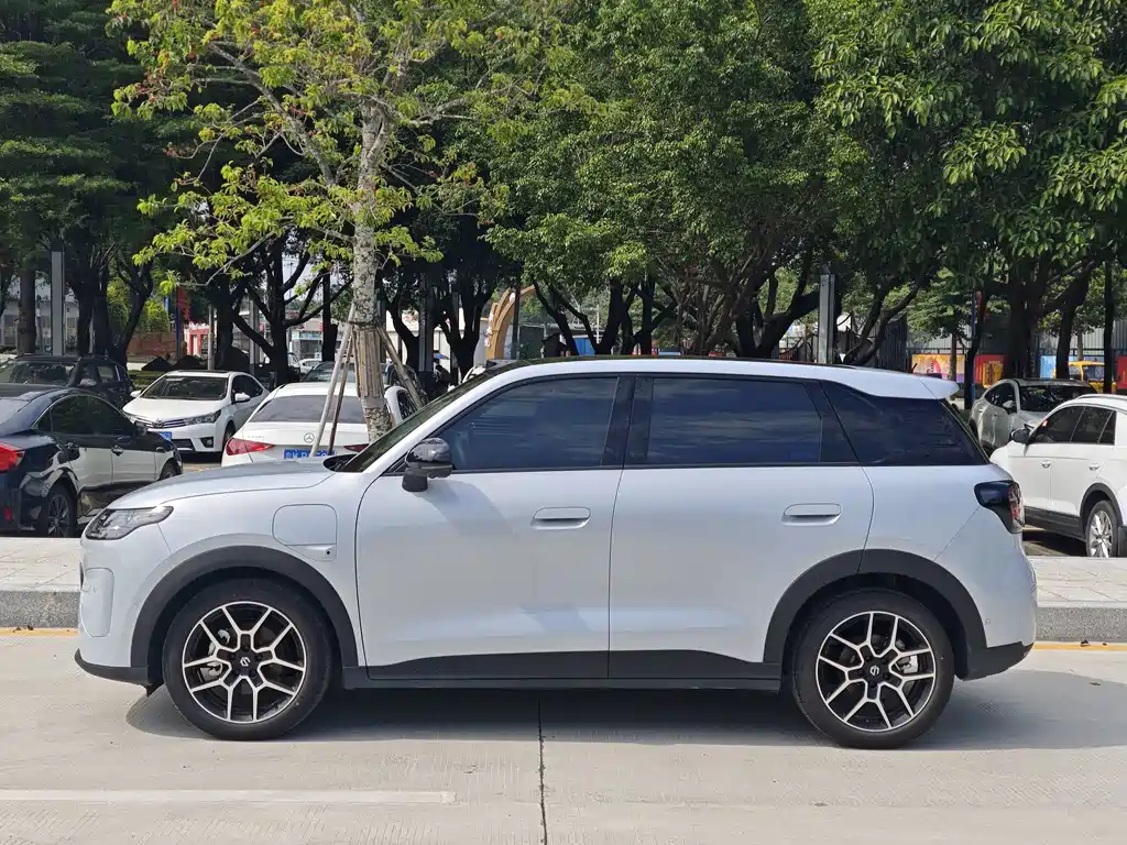 Leapmotor Leapmotor A10 — миниатюра 8