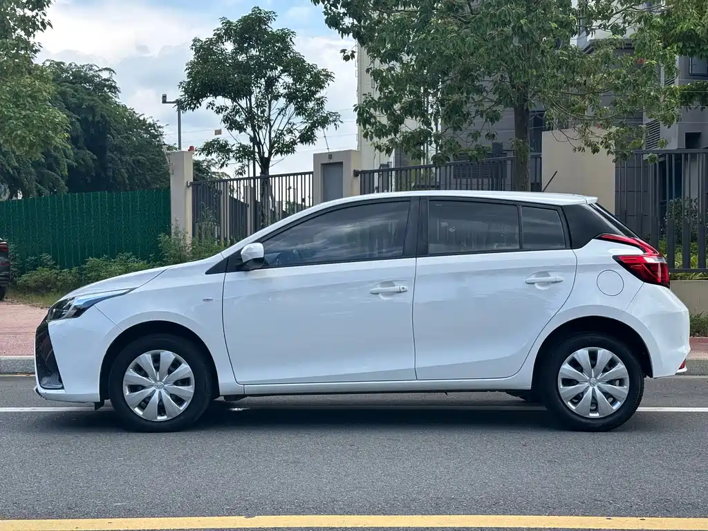 Toyota Yaris L — миниатюра 8