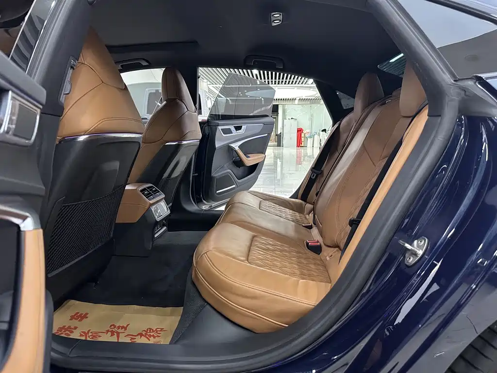 Audi A7L — миниатюра 14