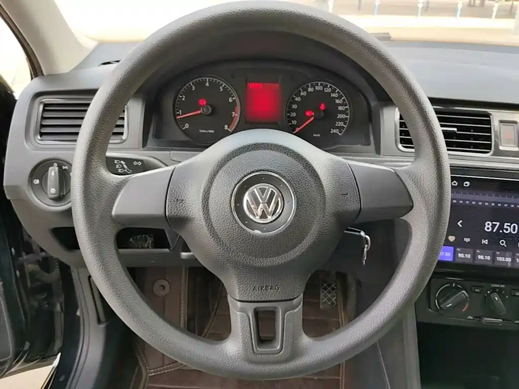 Volkswagen Santana — миниатюра 11
