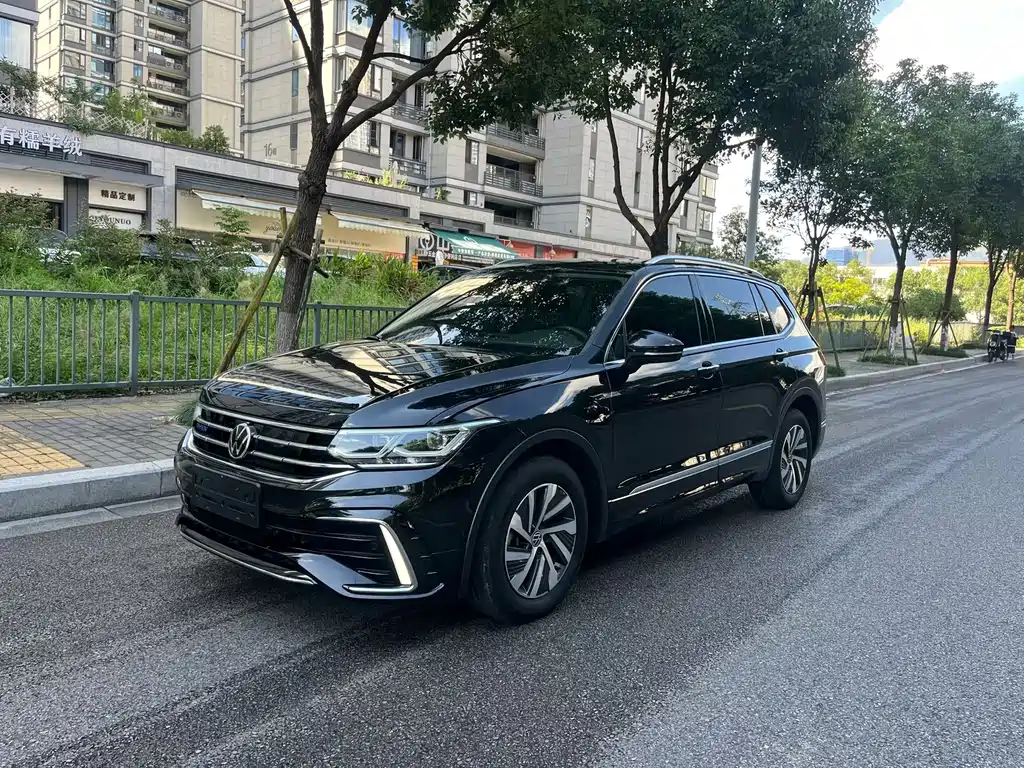 Volkswagen Tiguan L PHEV