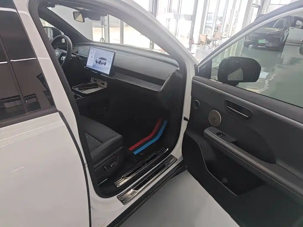 Toyota bZ3X — миниатюра 18