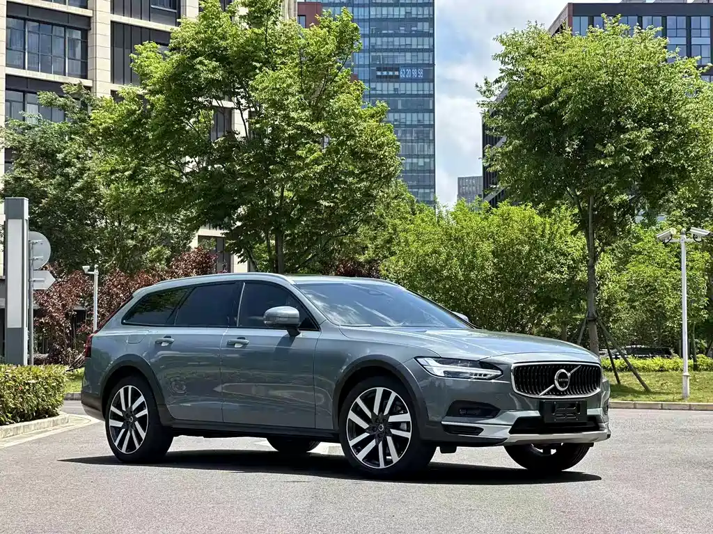 Volvo V90 2022 Cross Country B5 AWD