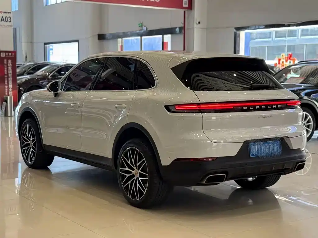 Porsche Cayenne — миниатюра 4
