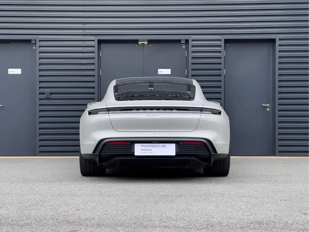 Porsche Taycan 2024 Taycan