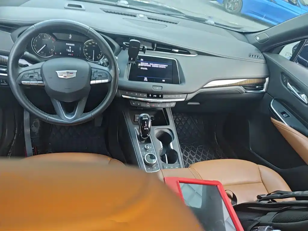 Cadillac XT4 — миниатюра 10
