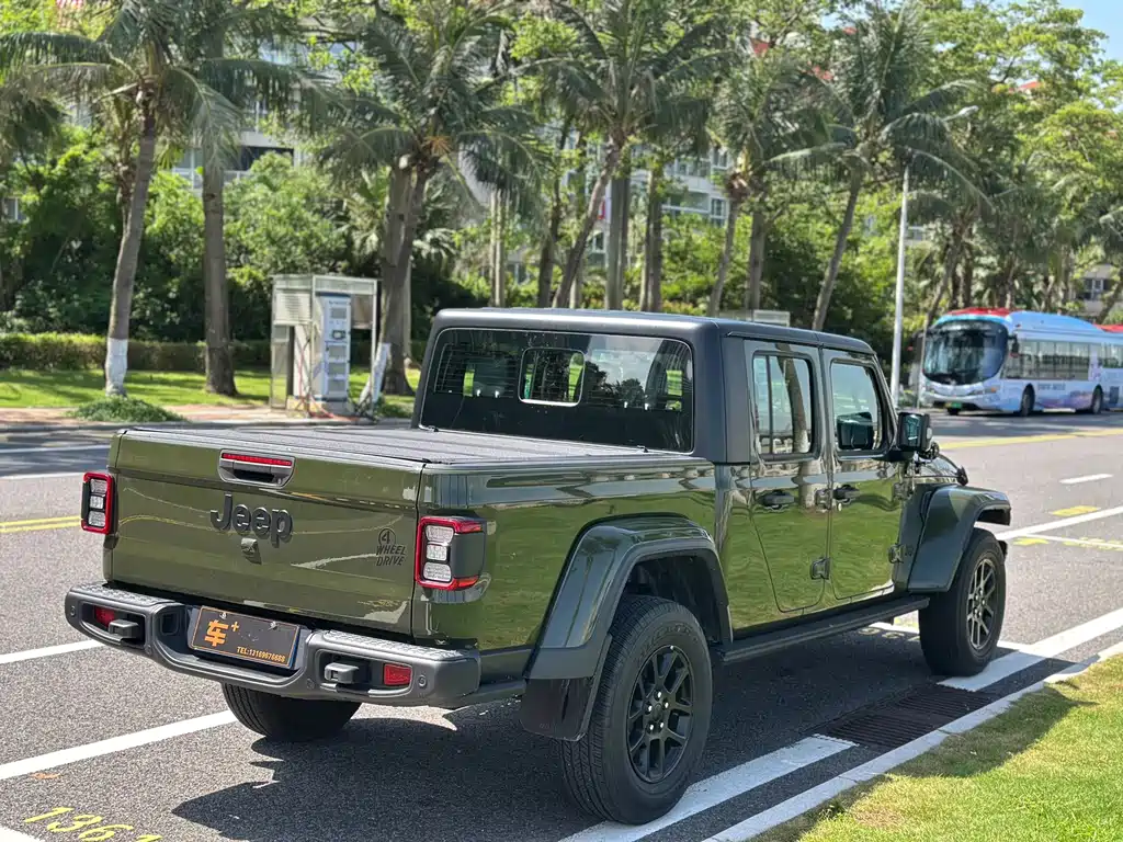 Jeep Gladiator — миниатюра 9
