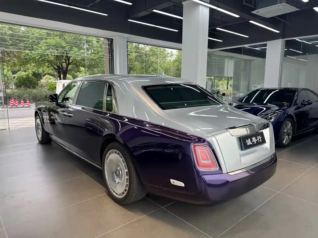 Rolls-Royce Phantom — миниатюра 6