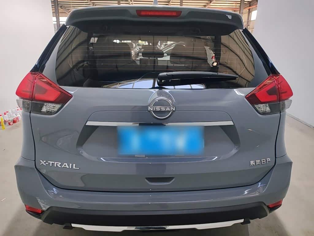 Nissan X-Trail 2.0 л 2025 г. Серебристо-серый, пробег 4700 км