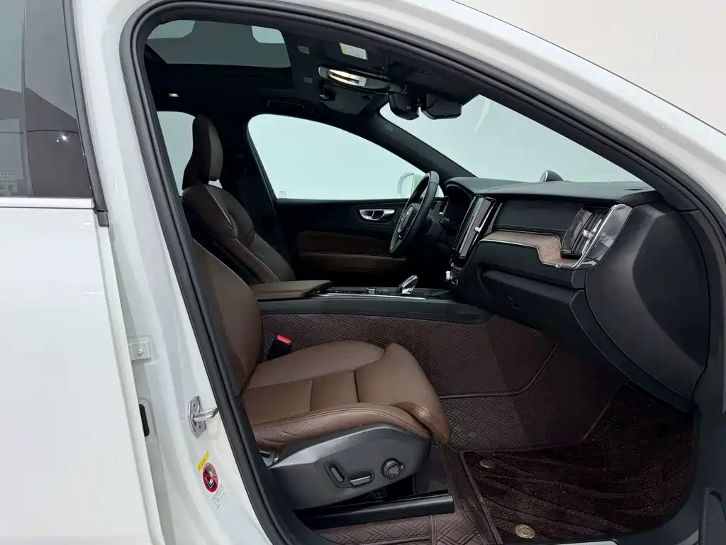 Volvo XC60 — миниатюра 18