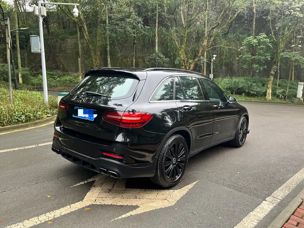 MERCEDES-BENZ GLC