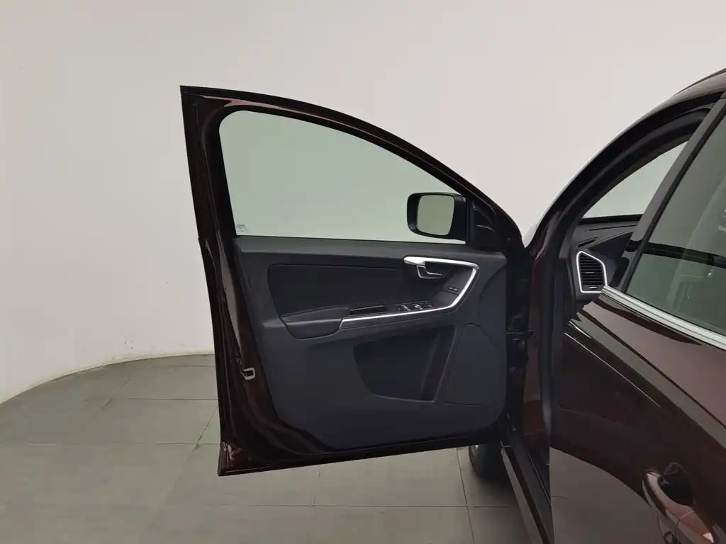 Volvo XC60 — миниатюра 8