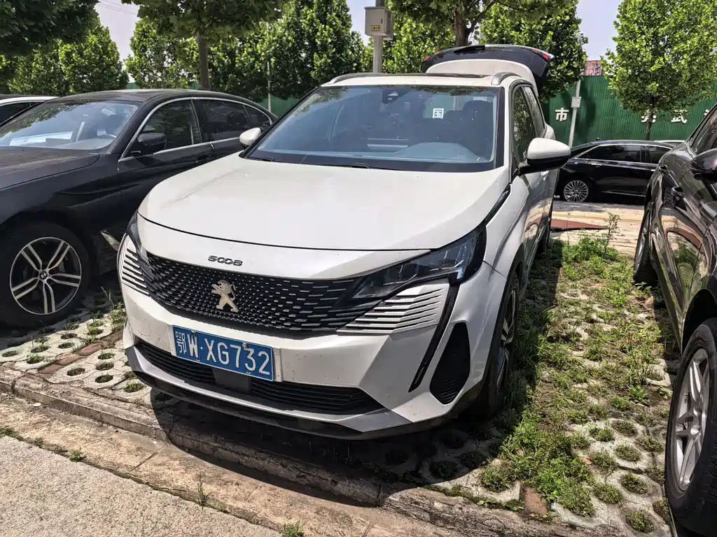 Peugeot 5008 2022