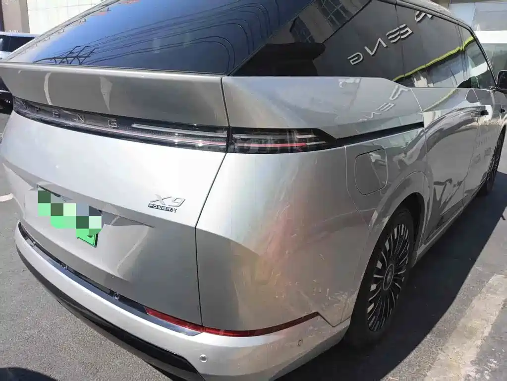 XPeng X9 — миниатюра 4