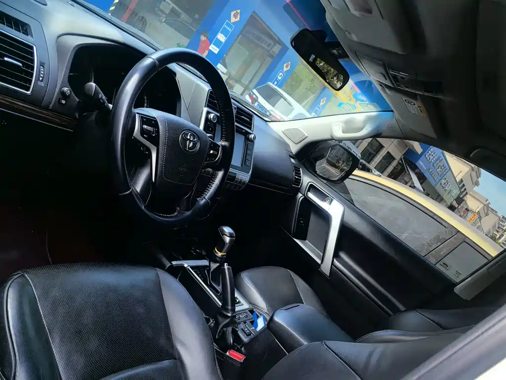Toyota Prado — миниатюра 10