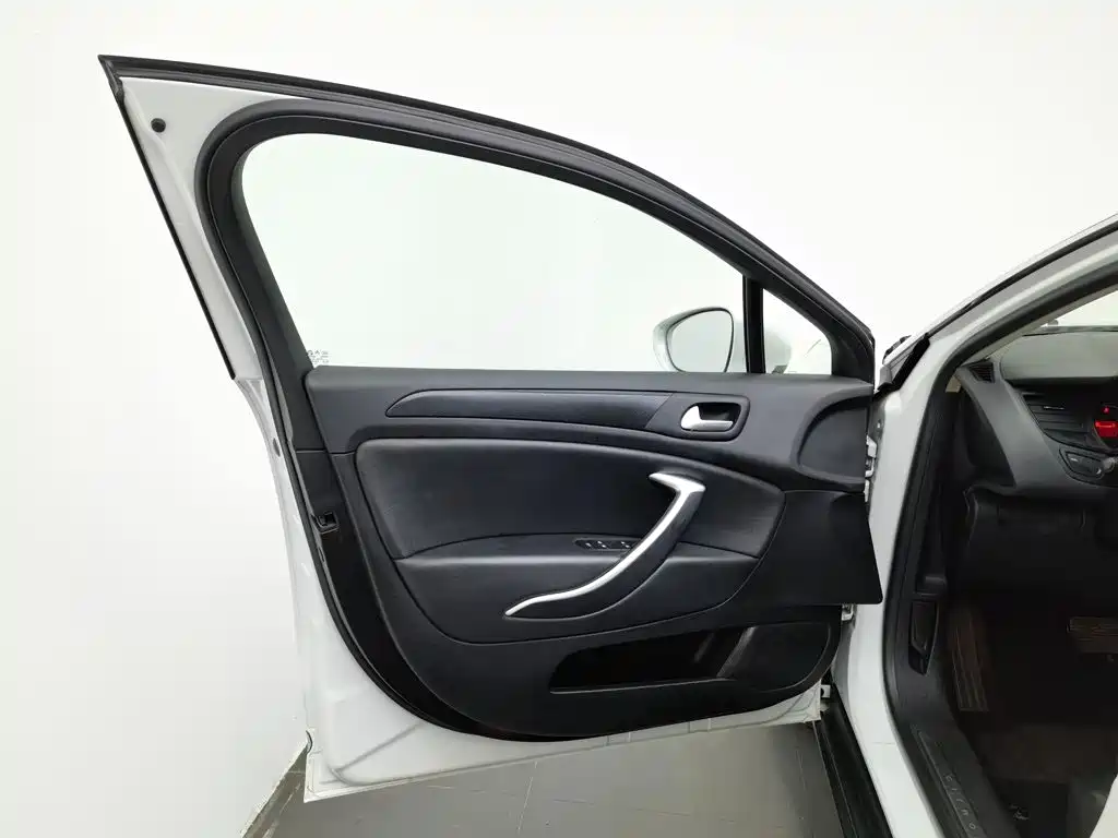 Citroen C5 — миниатюра 8