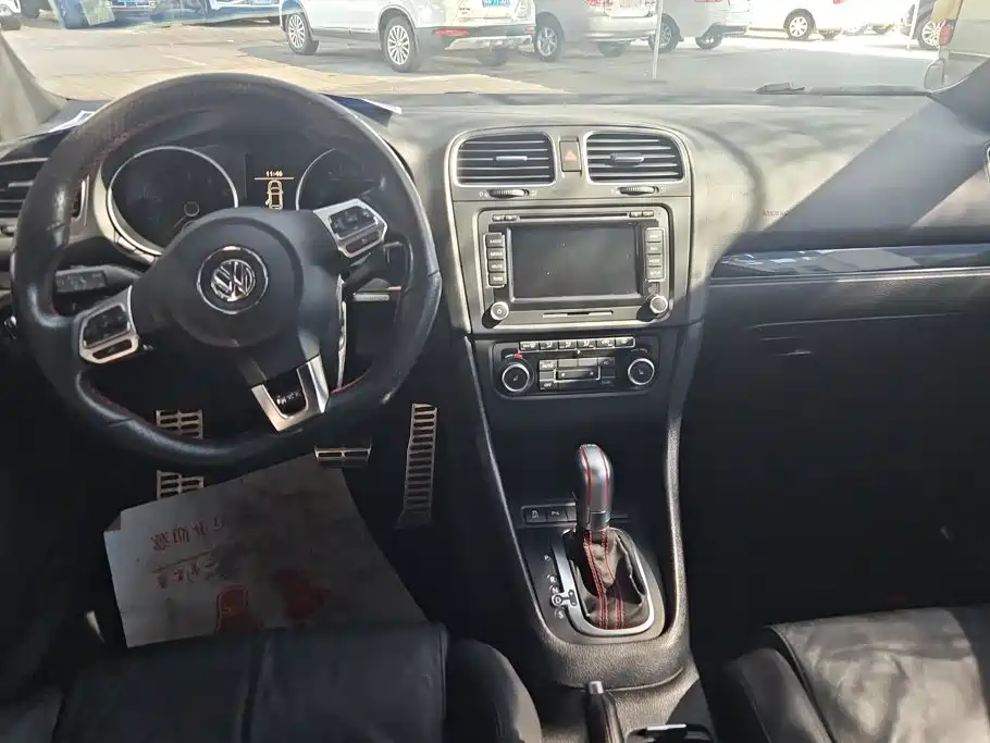 Volkswagen Golf GTI — миниатюра 12