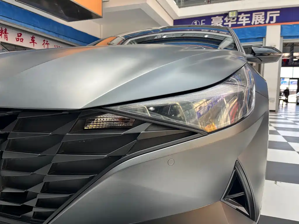 Hyundai Elantra — миниатюра 17