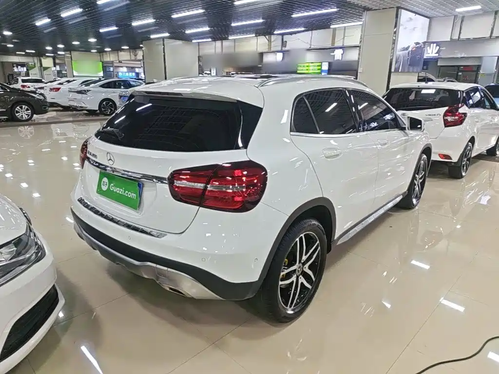 Mercedes-Benz GLA — миниатюра 7