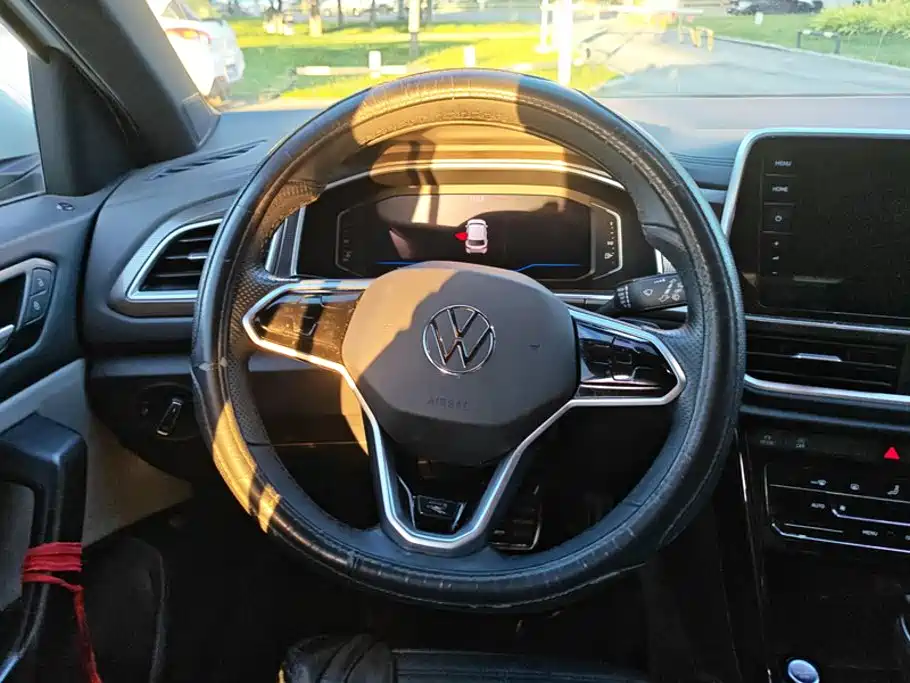 Volkswagen T-Roc — миниатюра 15
