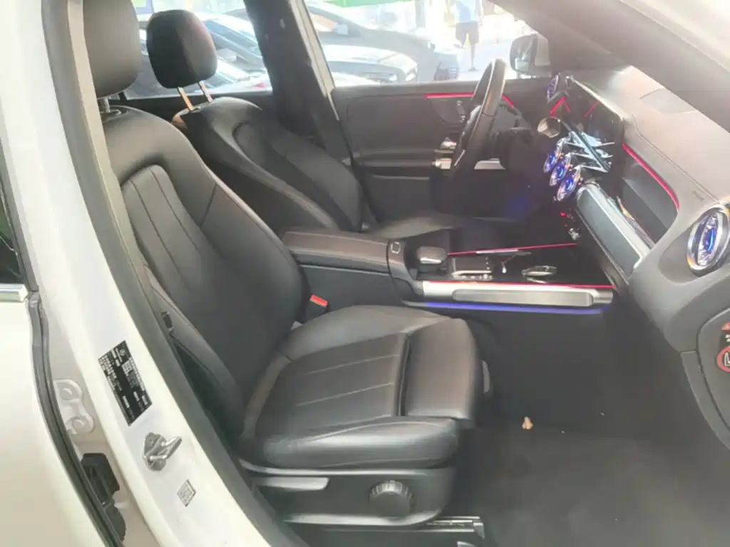 Mercedes-Benz GLB — миниатюра 25