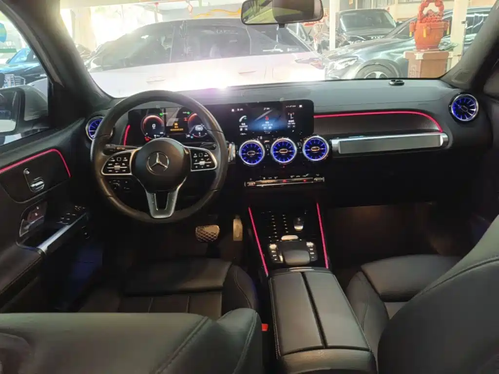 Mercedes-Benz GLB — миниатюра 10