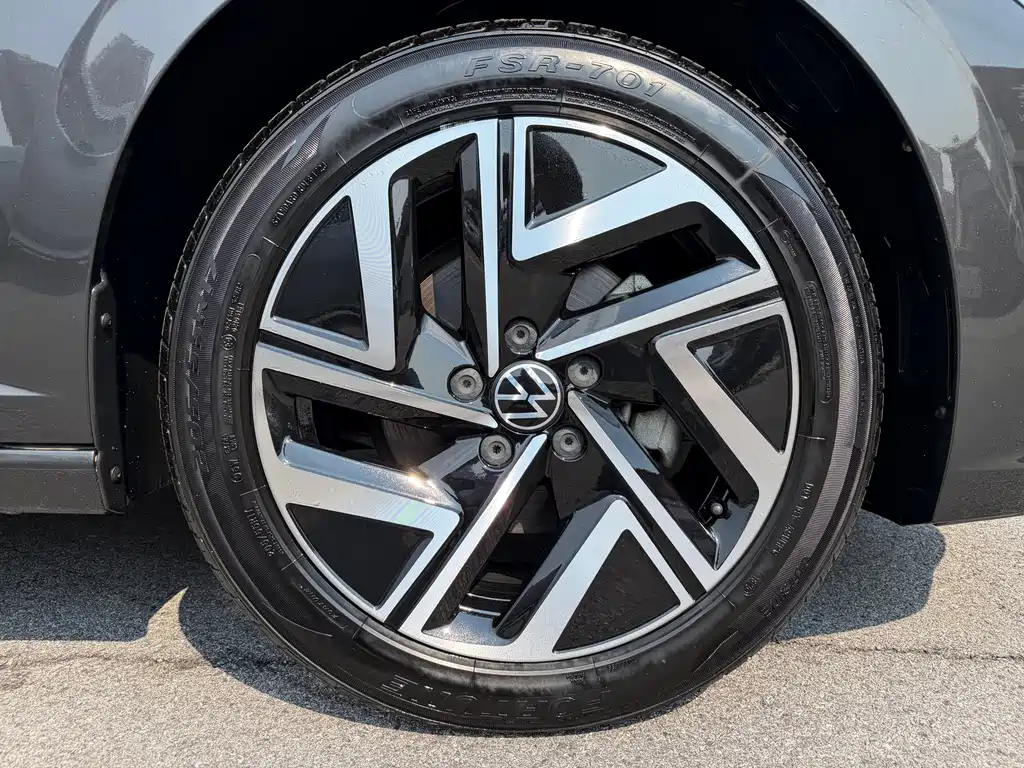 Volkswagen Sagitar — миниатюра 30