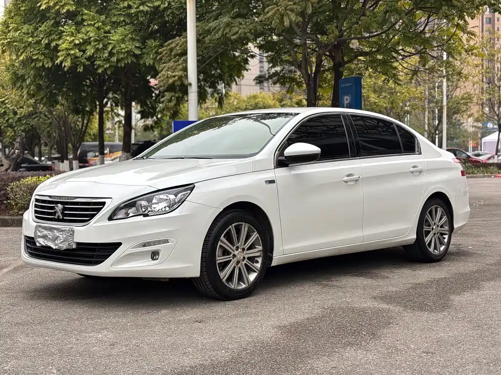 PEUGEOT 408