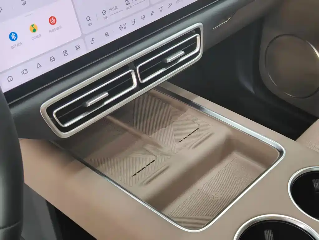 Li Auto Li L8 — миниатюра 8