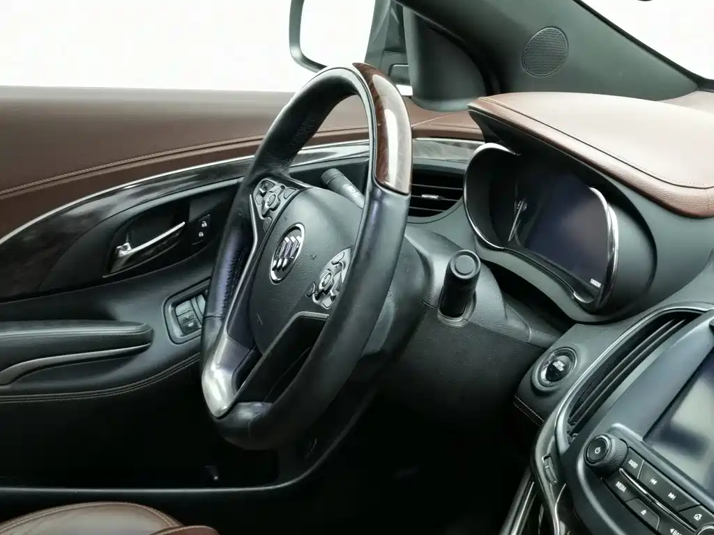 Buick LaCrosse — миниатюра 22