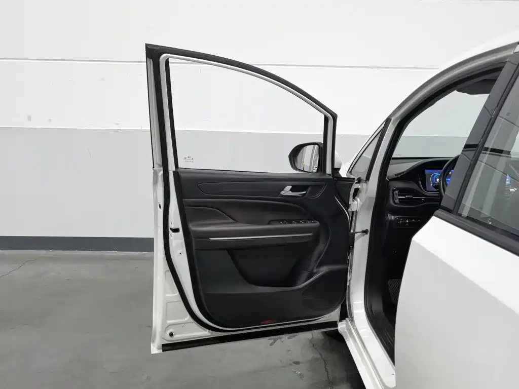 GAC Motor Trumpchi M6 — миниатюра 8