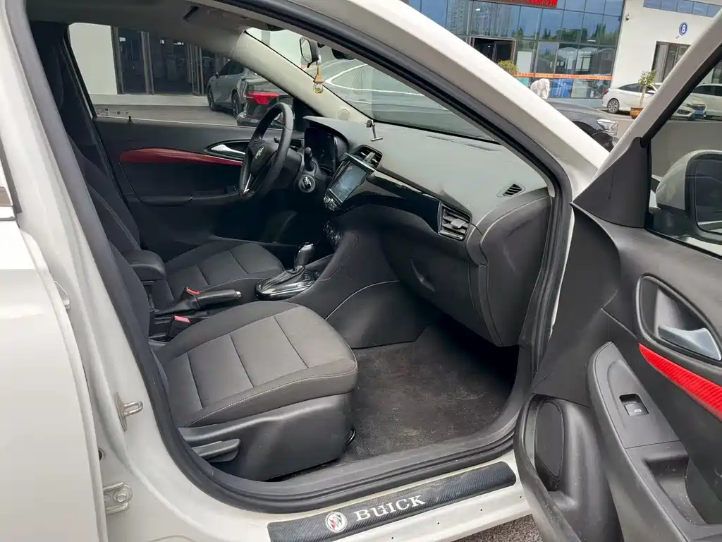 Buick Excelle — миниатюра 7