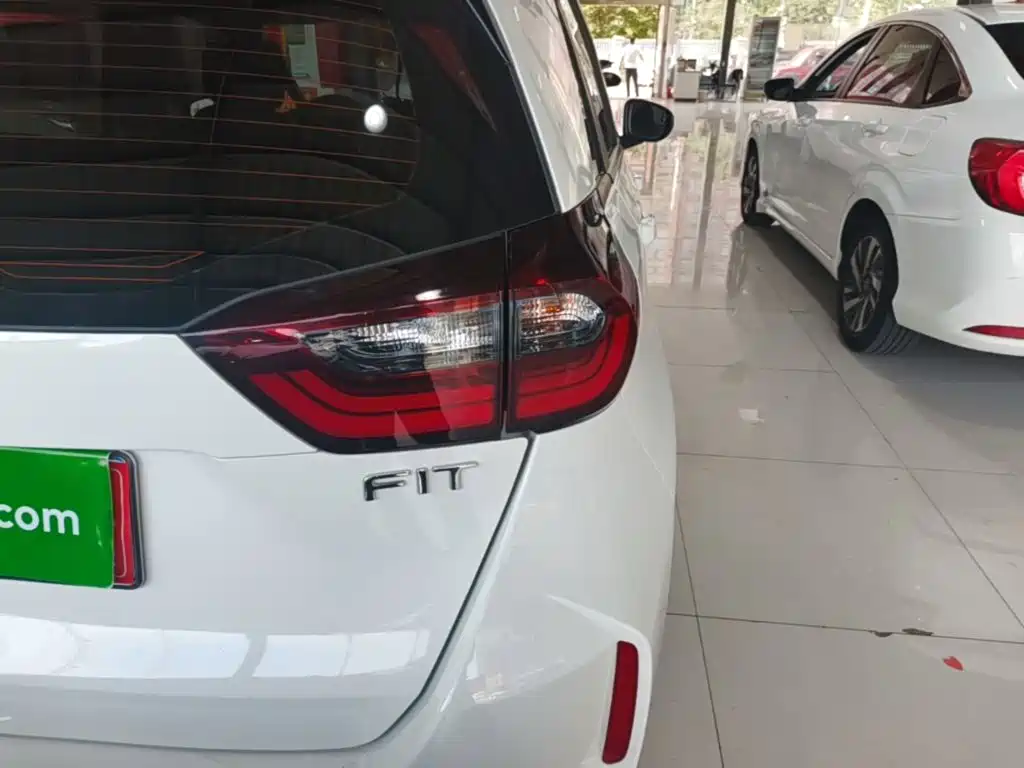 Honda Fit — миниатюра 8