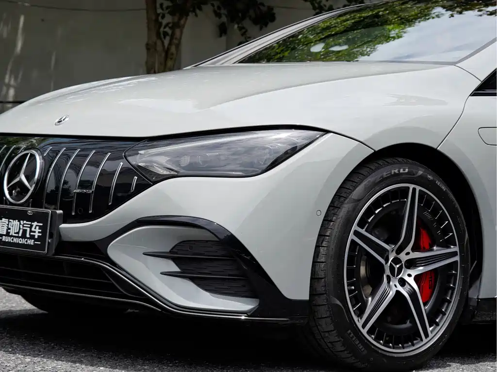 Mercedes-Benz EQE AMG — миниатюра 7