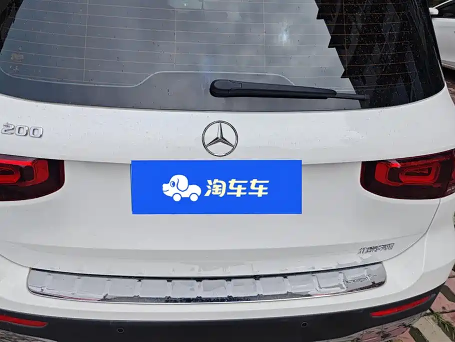 MERCEDES-BENZ  GLB